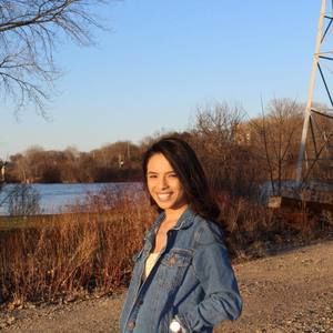 Meet your Posher, Daniela